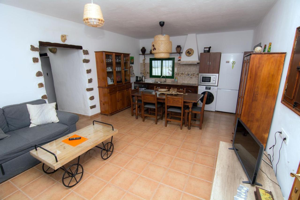 Buganvilla Molino Tinajo Exteriör bild